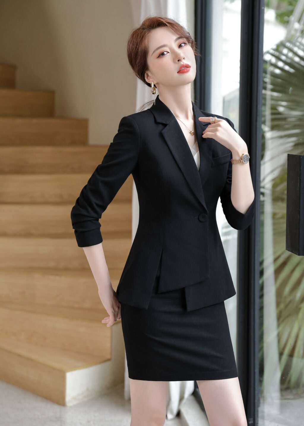 PN2653-03 ชุดสูททำงานผู้หญิงสีดำปกป้านแต่งกระดุมแขนยาวพร้อมกระโปรง