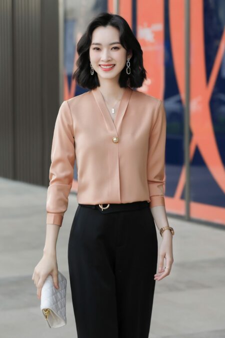 เสื้อเชิ้ตทำงานผู้หญิงสีส้มพีชคอวีแต่งมุกแขนยาว
