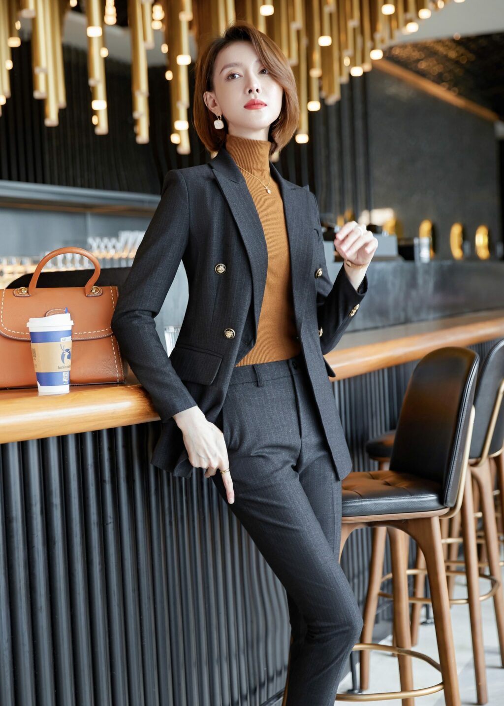 PN2761-07 ชุดสูททำงานผู้หญิงสีดำแต่งหกกระดุมลายทางพร้อมกางเกง