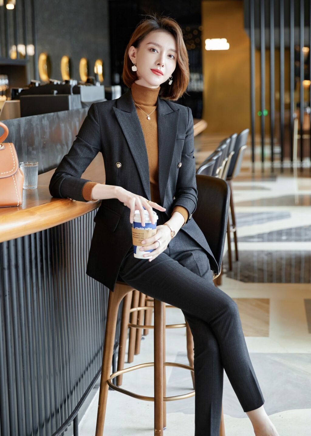PN2761-09 ชุดสูททำงานผู้หญิงสีดำแต่งหกกระดุมลายทางพร้อมกางเกง