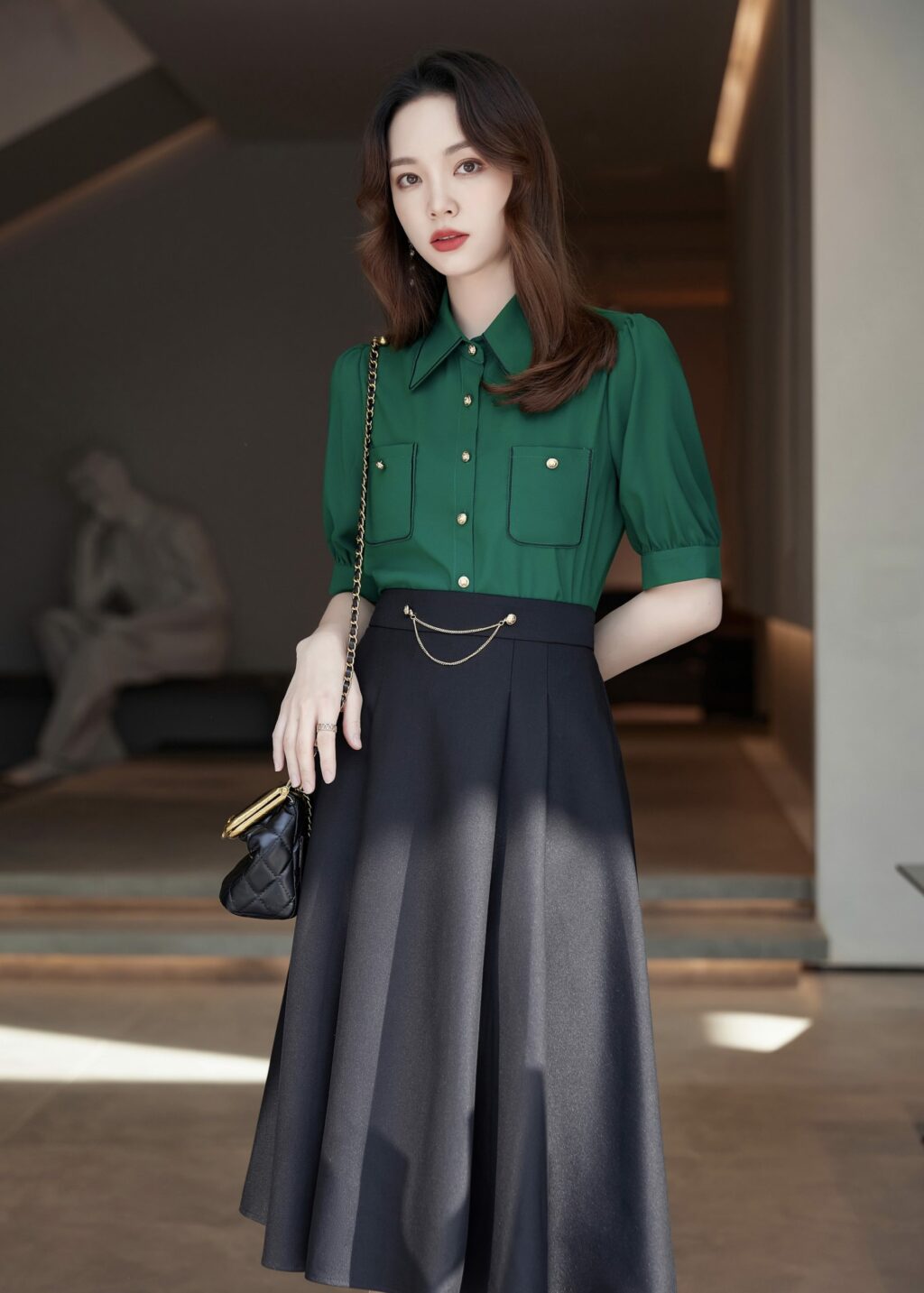 PN2899-03 เสื้อทำงานผู้หญิงสีเขียวคอปกแต่งกระดุมแต่งกระเป๋าแขนสั้น