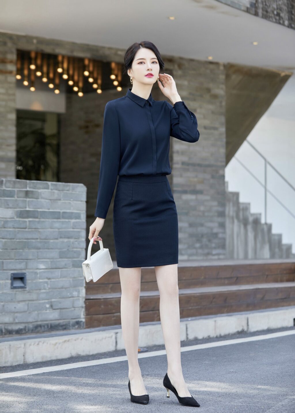 เสื้อเชิ้ตทำงานผู้หญิงสีน้ำเงินคอปกเรียบแขนยาว
