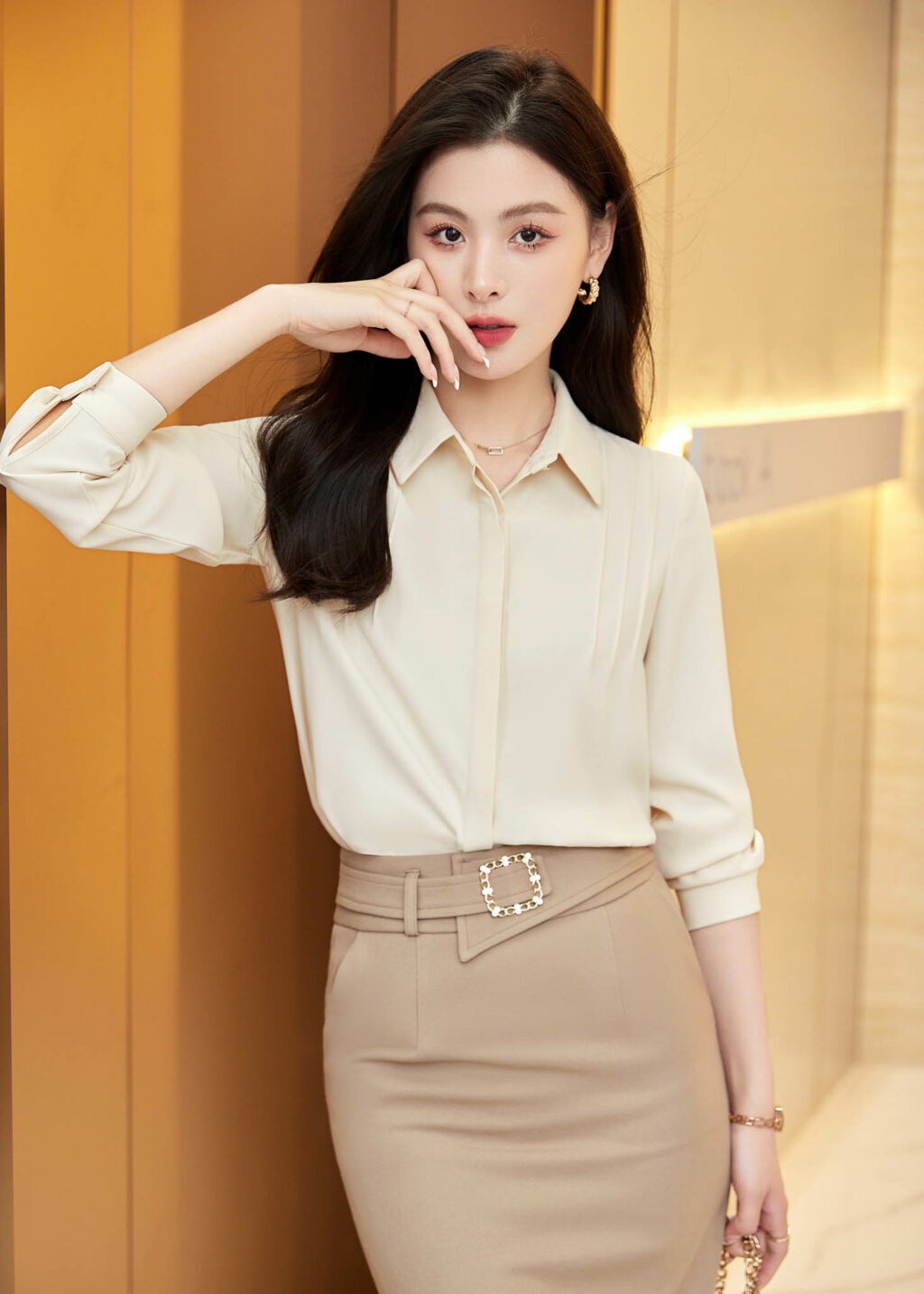 PN3219-6 กระโปรงทำงานผู้หญิงทรงยาวสีเบจแต่งเข็ดขัด