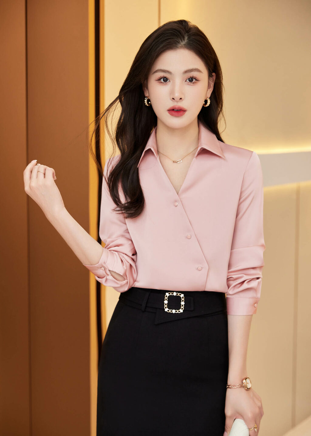 PN3221-5 เสื้อเชิ้ตทำงานผู้หญิงสีชมพูคอปกแต่งกระดุมเรียงแขนยาว