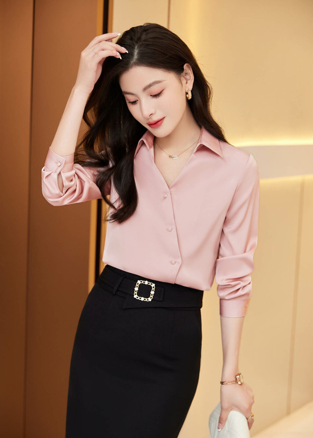 PN3221-6 เสื้อเชิ้ตทำงานผู้หญิงสีชมพูคอปกแต่งกระดุมเรียงแขนยาว