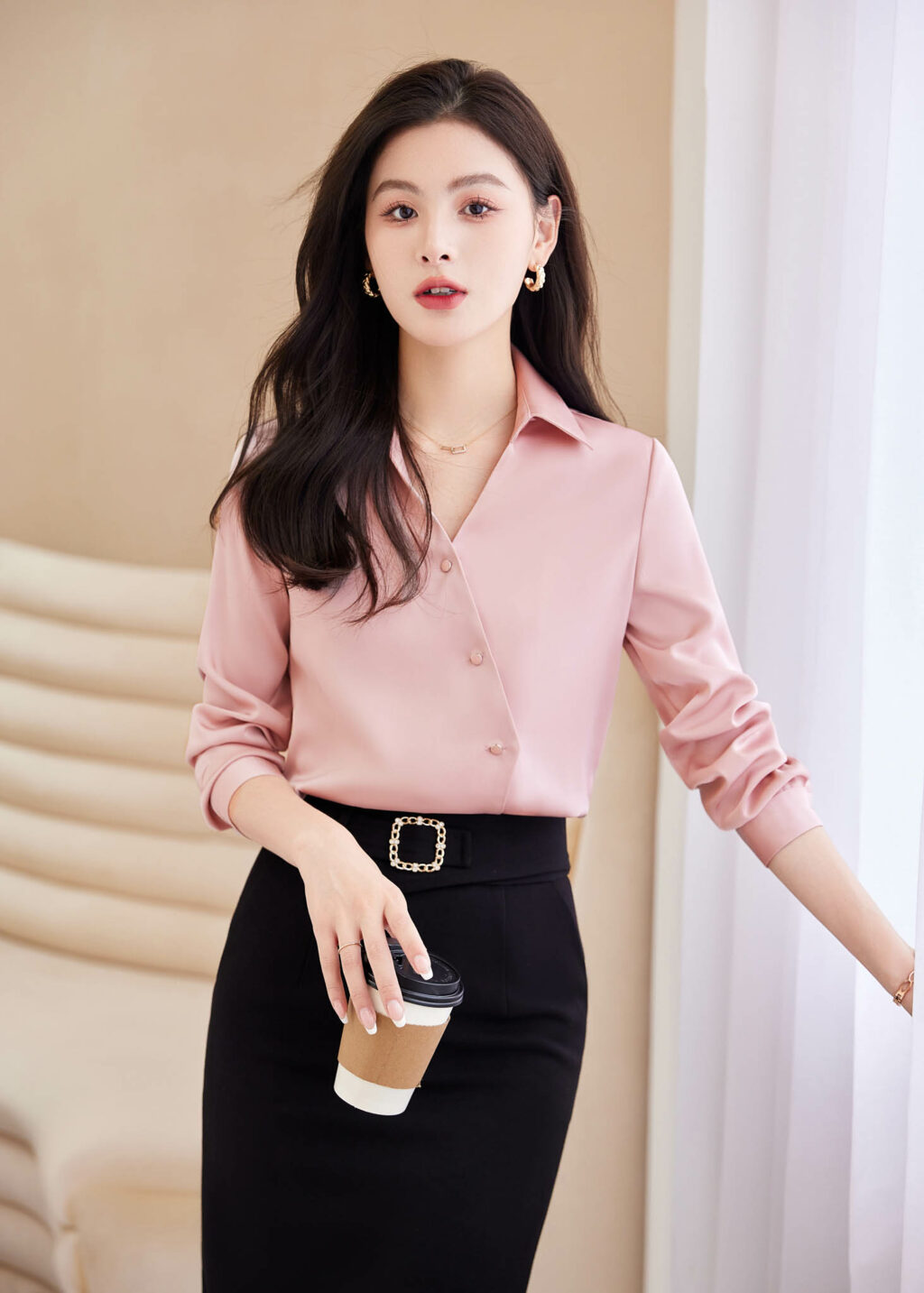 PN3221-8 เสื้อเชิ้ตทำงานผู้หญิงสีชมพูคอปกแต่งกระดุมเรียงแขนยาว