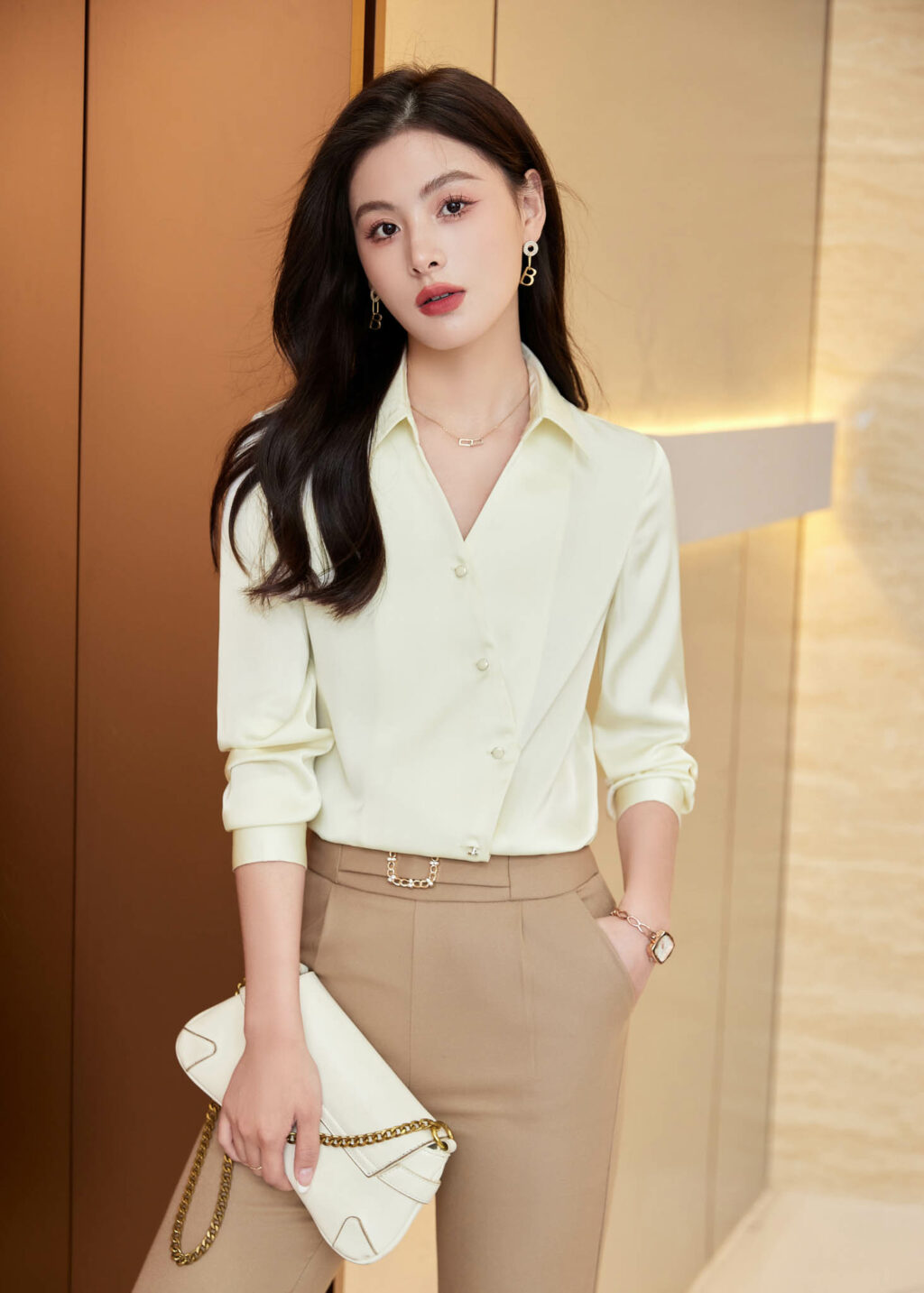 PN3224-3 เสื้อเชิ้ตทำงานผู้หญิงสีเหลืองคอปกแต่งกระดุมเรียงแขนยาว