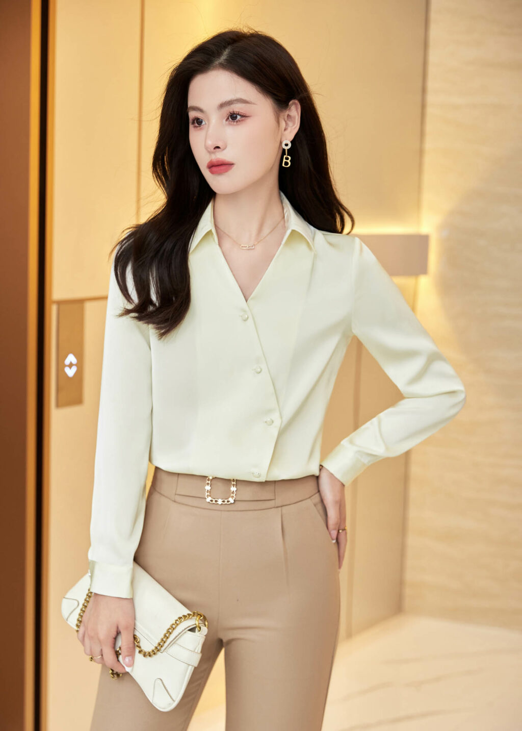PN3224-5 เสื้อเชิ้ตทำงานผู้หญิงสีเหลืองคอปกแต่งกระดุมเรียงแขนยาว