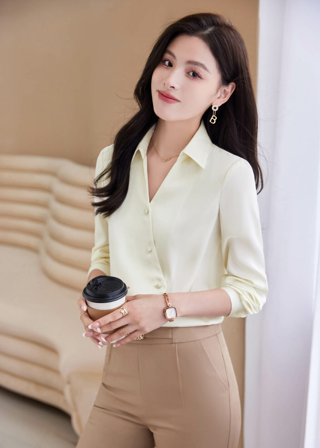 PN3224-6 เสื้อเชิ้ตทำงานผู้หญิงสีเหลืองคอปกแต่งกระดุมเรียงแขนยาว