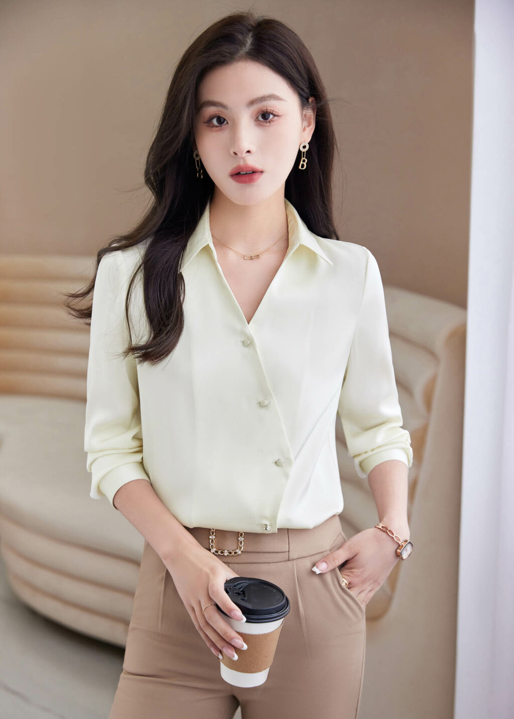 PN3224-7 เสื้อเชิ้ตทำงานผู้หญิงสีเหลืองคอปกแต่งกระดุมเรียงแขนยาว