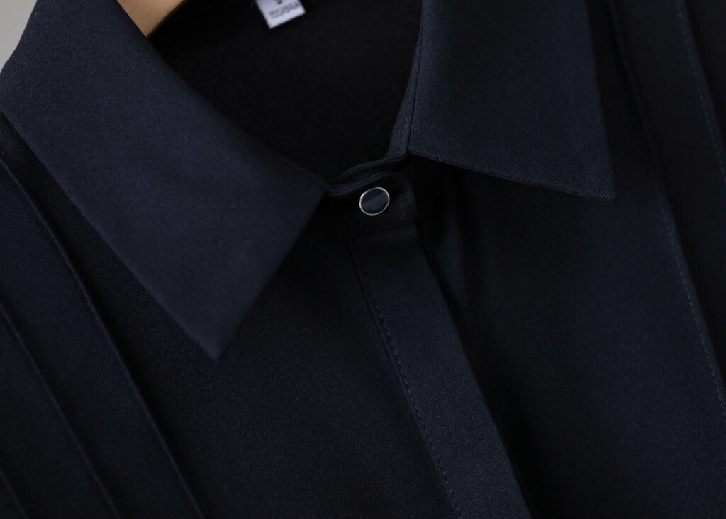 PN3229-13 เสื้อเชิ้ตทำงานผู้หญิงสีน้ำเงินคอปกแต่งเรียบๆแขนยาว