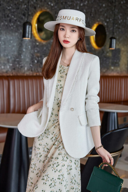เสื้อสูทเบลเซอร์ทำงานผู้หญิงสีขาวแต่งผ้าทอปกกล้วยแขนยาว