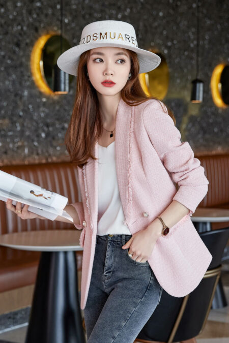 เสื้อสูทเบลเซอร์ทำงานผู้หญิงสีชมพูแต่งผ้าทอปกกล้วยแขนยาว