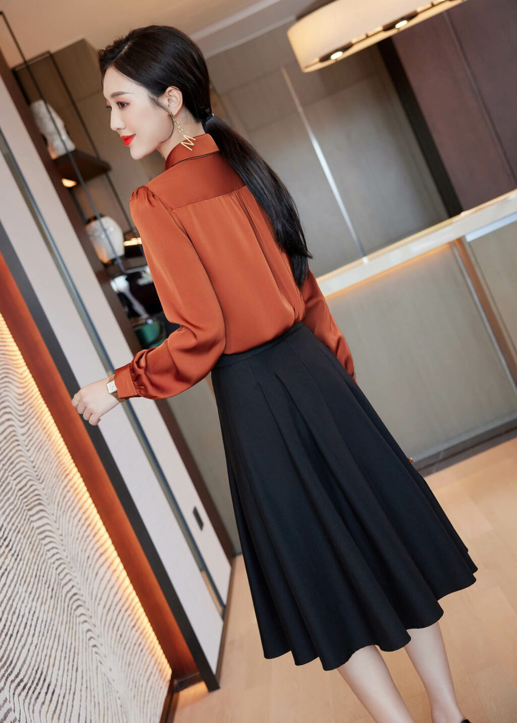 PN3377-14 เสื้อทำงานผู้หญิงสีส้มคอปกแต่งกระดุมแต่งกระเป๋าแขนยาว