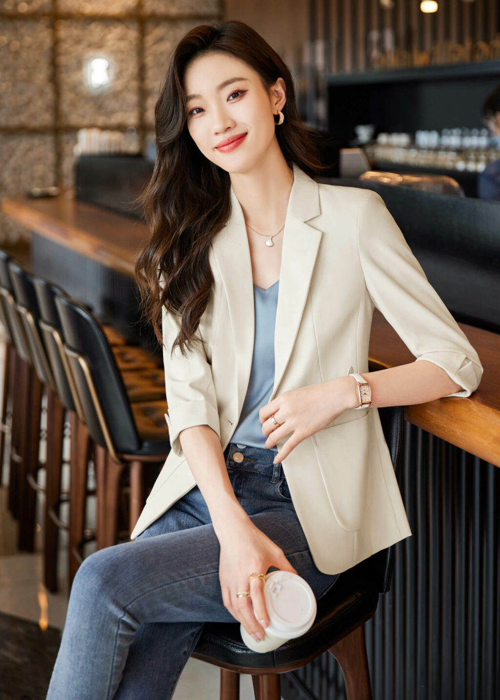 PN3411-10 เสื้อสูทเบลเซอร์ทำงานผู้หญิงสีเบจปกป้านแต่งกระเป๋าข้างแขนยาว