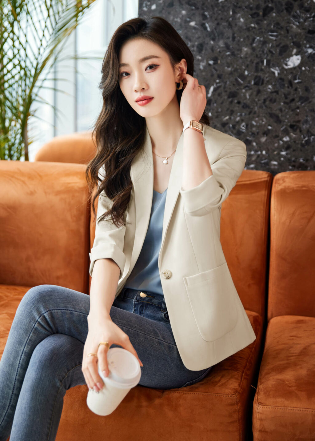 PN3411-11 เสื้อสูทเบลเซอร์ทำงานผู้หญิงสีเบจปกป้านแต่งกระเป๋าข้างแขนยาว
