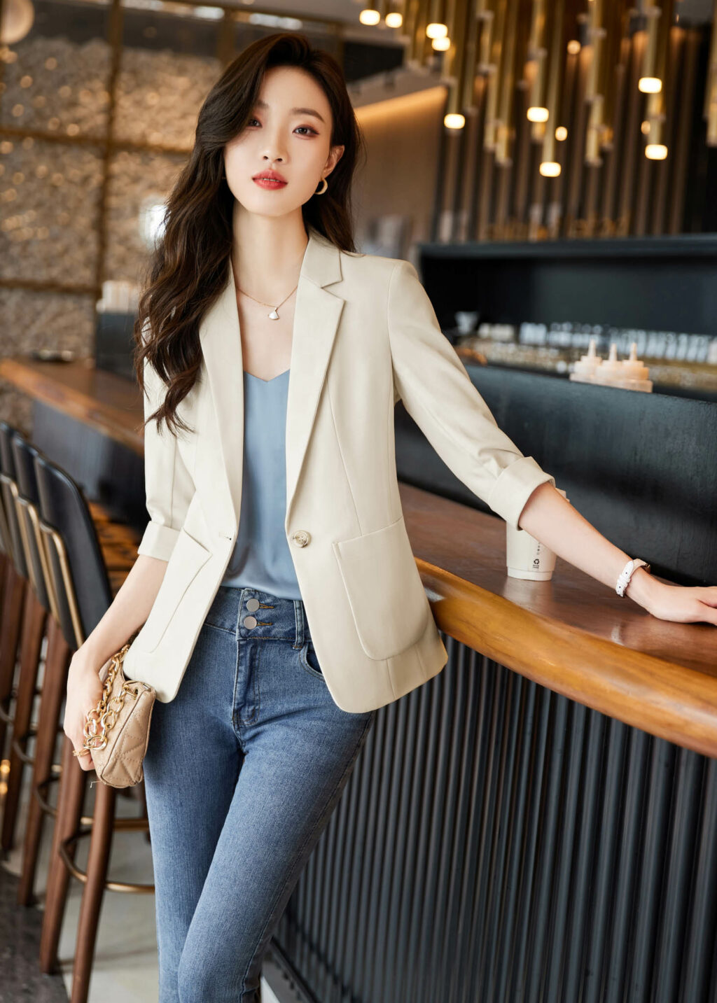 PN3411-9 เสื้อสูทเบลเซอร์ทำงานผู้หญิงสีเบจปกป้านแต่งกระเป๋าข้างแขนยาว