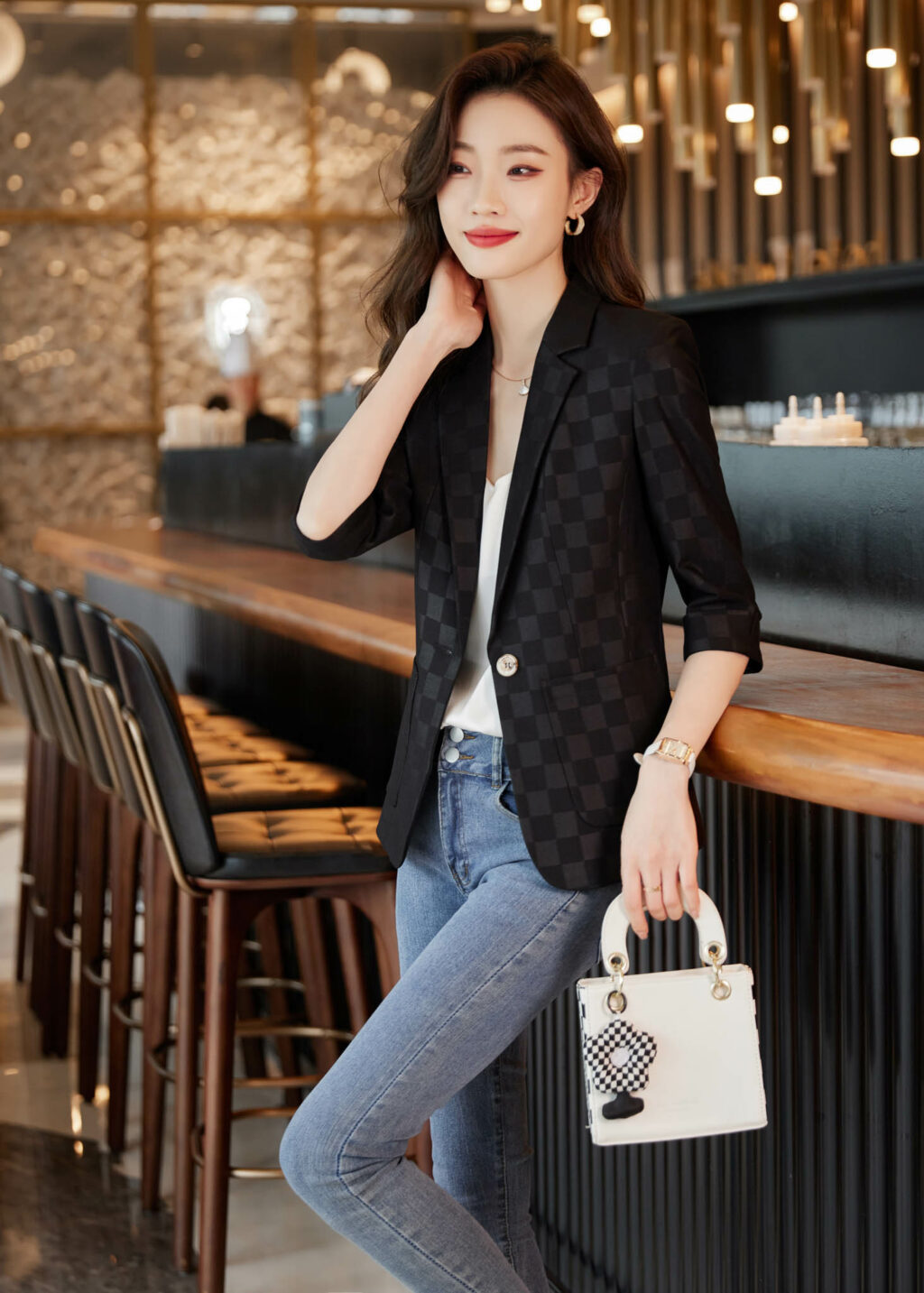 PN3413-4 เสื้อสูทเบลเซอร์ทำงานผู้หญิงสีดำปกป้านแต่งตารางแขนห้าส่วน