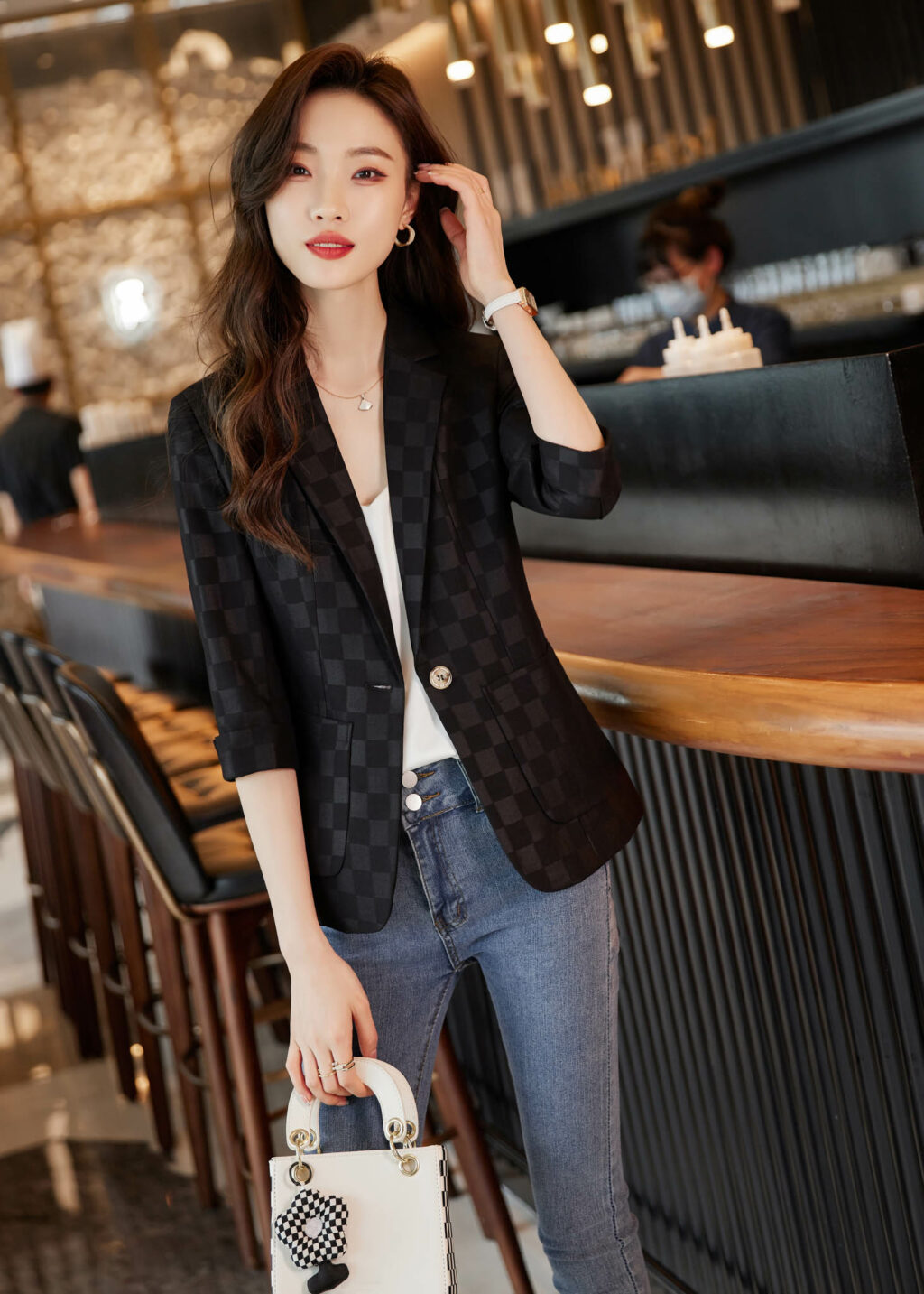 PN3413-7 เสื้อสูทเบลเซอร์ทำงานผู้หญิงสีดำปกป้านแต่งตารางแขนห้าส่วน