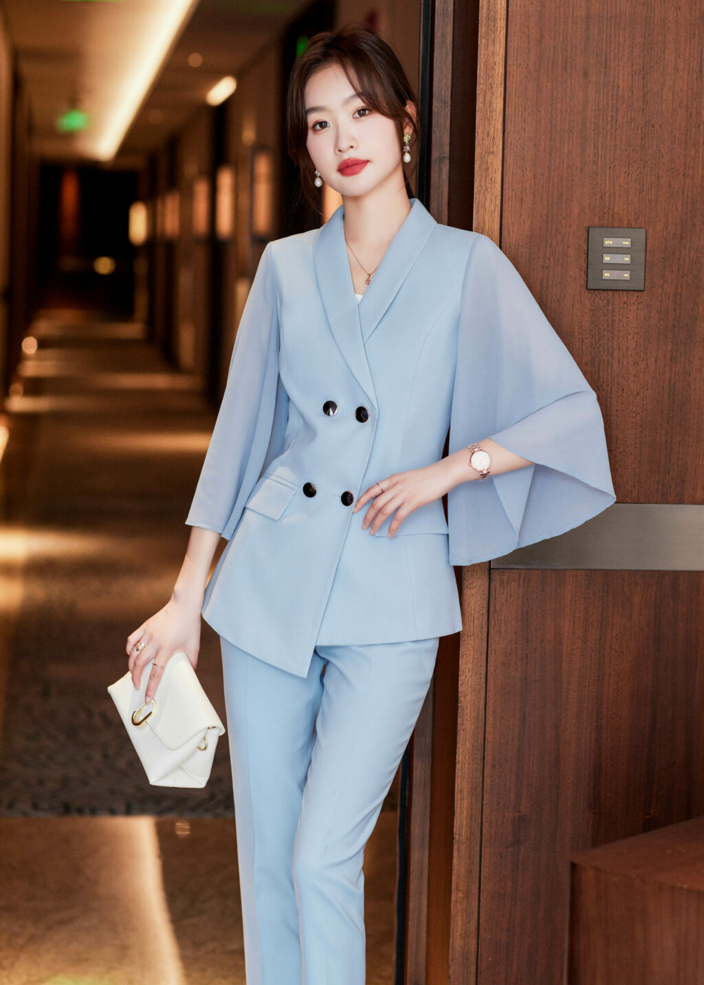 PN3474-7 ชุดสูททำงานผู้หญิงสีฟ้าแต่งกระดุมแขนแปดส่วนพร้อมกางเกง