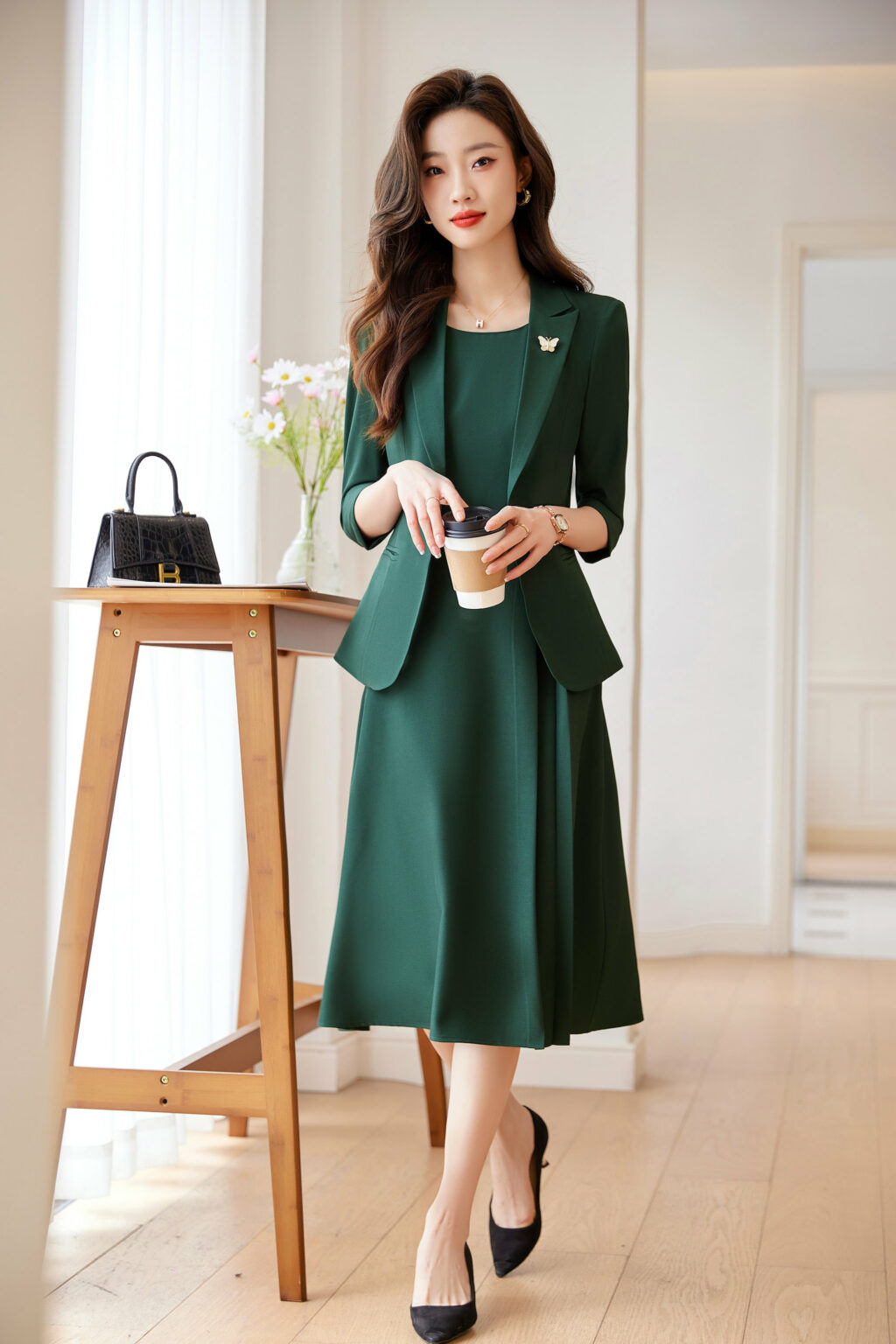 PN3555-1 ชุดสูททำงานผู้หญิงสีเขียวมาพร้อมเดรสยาวแขนห้าส่วน