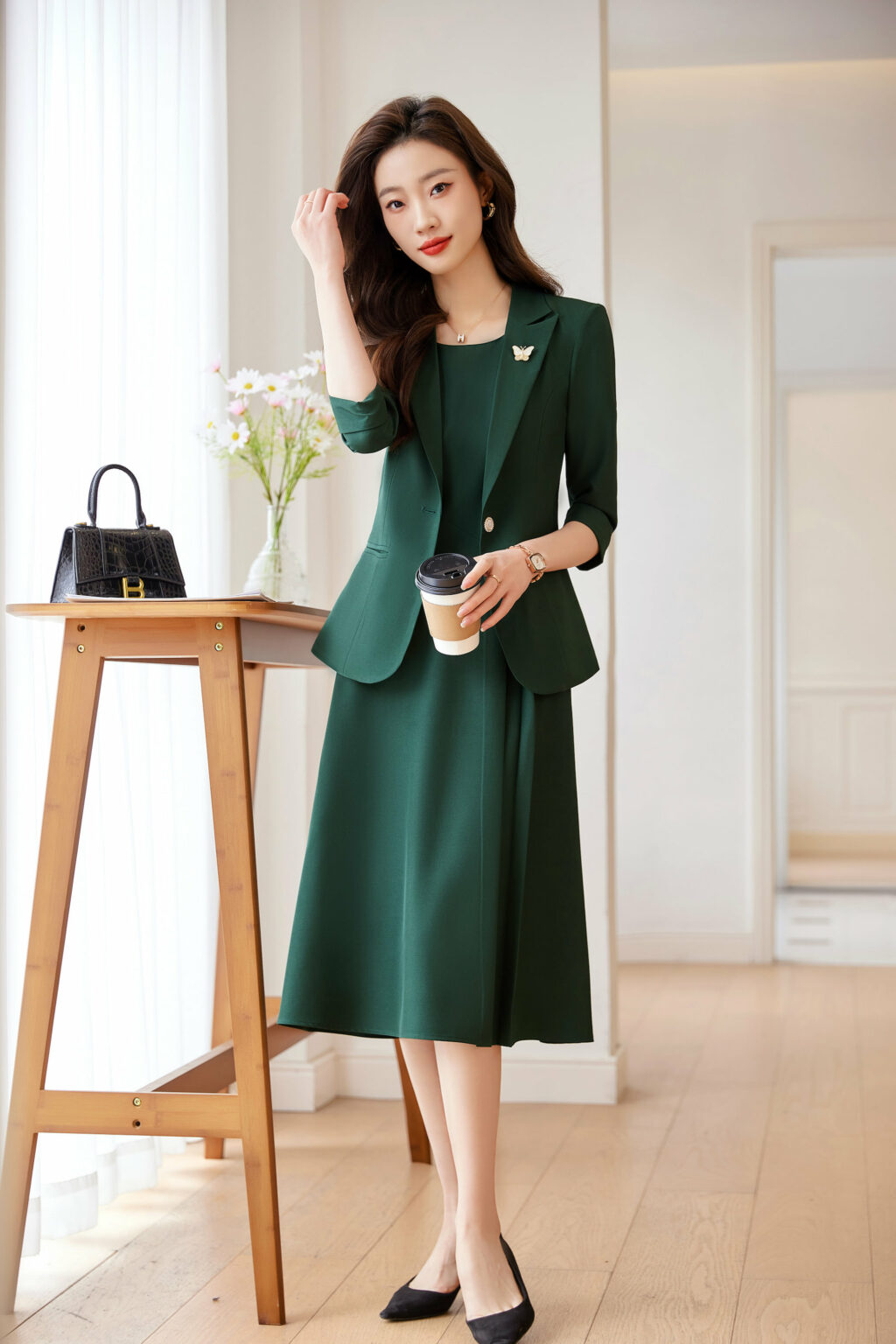 PN3555-2 ชุดสูททำงานผู้หญิงสีเขียวมาพร้อมเดรสยาวแขนห้าส่วน