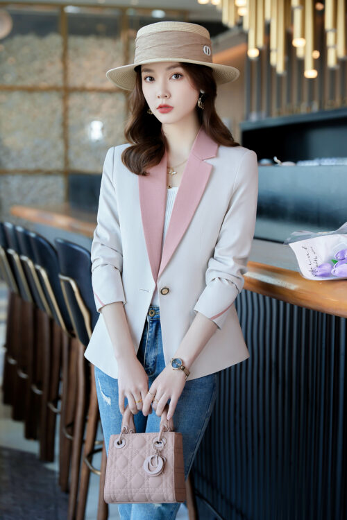 เสื้อสูทเบลเซอร์ทำงานผู้หญิงปกป้านสีครีมแต่งปกชมพูแขนยาว