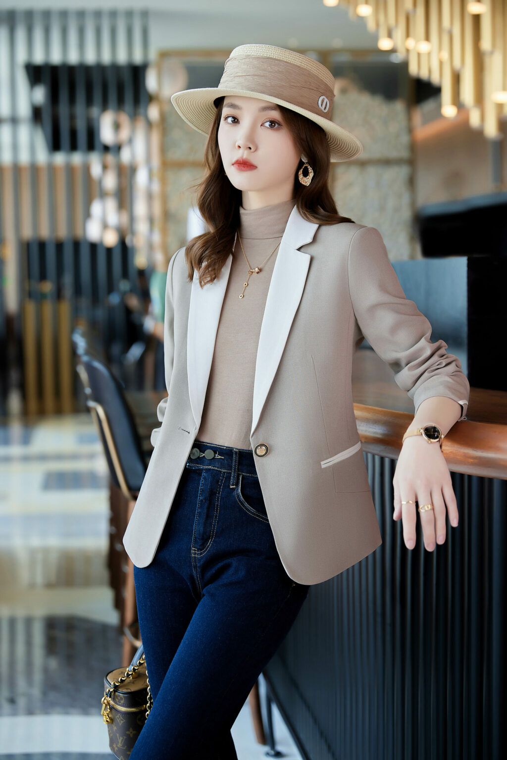 PN3569-1 เสื้อสูทเบลเซอร์ทำงานผู้หญิงปกป้านสีเบจแต่งปกครีมแขนยาว