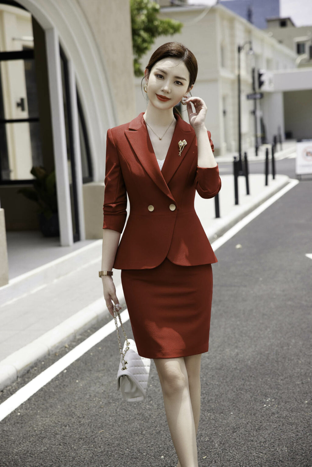 PN3602-4 ชุดสูททำงานผู้หญิงสีแดงปกป้านแต่งกระดุมมาพร้อมกระโปรง