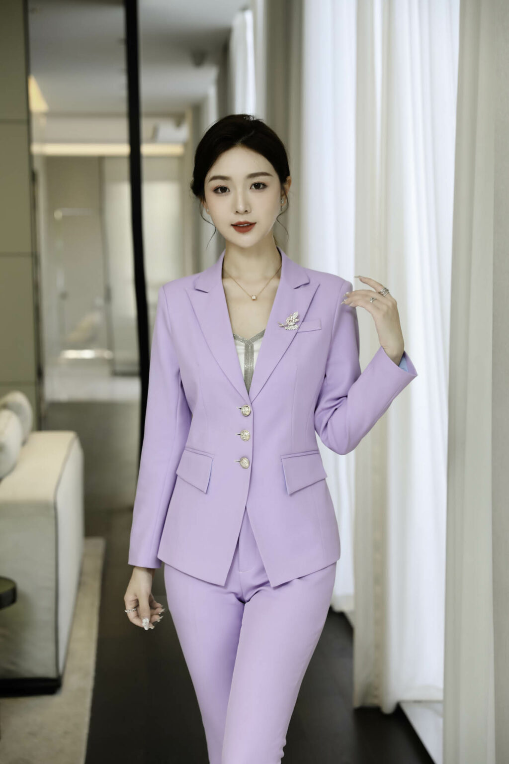 PN3606-5 ชุดสูททำงานผู้หญิงสีม่วงปกป้านแต่งกระดุมแขนยาวมาพร้อมกางเกง