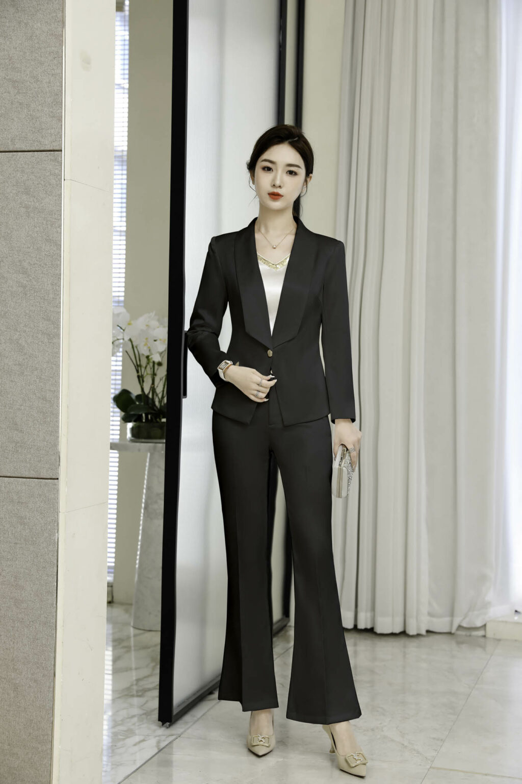 PN3611-1 ชุดสูททำงานผู้หญิงสีดำแต่งปกกล้วยแขนยาวมาพร้อมกางเกง