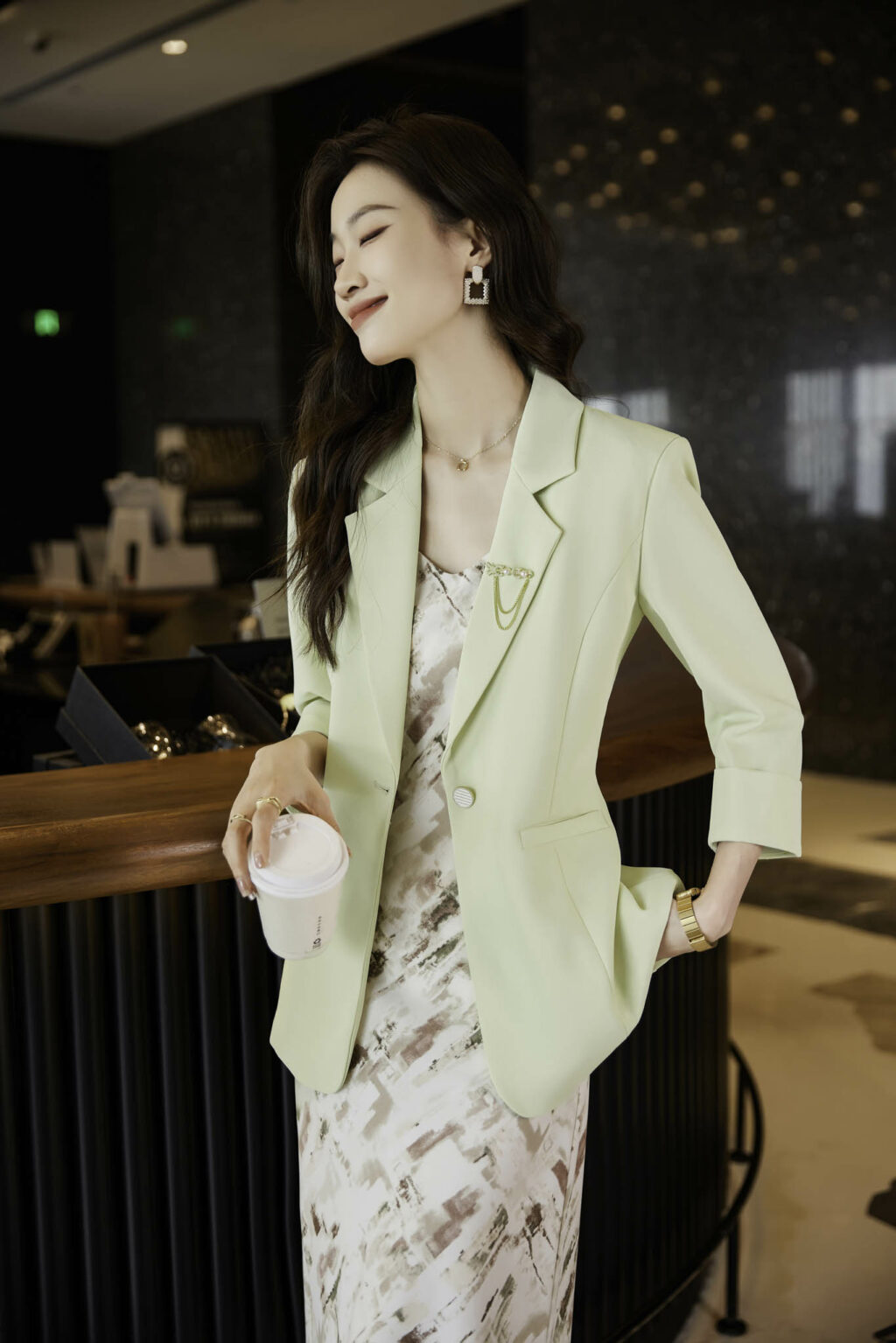 PN3628-7 เสื้อสูทเบลเซอร์ทำงานผู้หญิงสีเขียวปกป้านแขนห้าส่วน