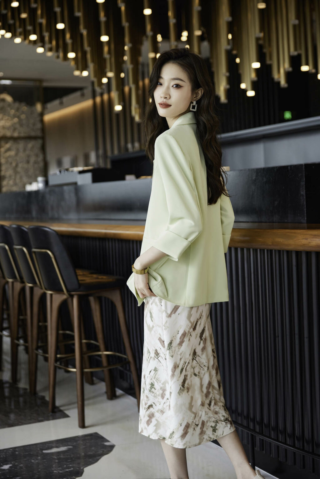 PN3628-9 เสื้อสูทเบลเซอร์ทำงานผู้หญิงสีเขียวปกป้านแขนห้าส่วน