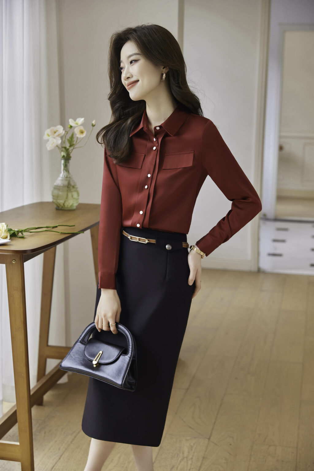 PN3646-5 เสื้อเชิ้ตทำงานผู้หญิงสีแดงคอปกแต่งกระดุมแต่งแขนยาว