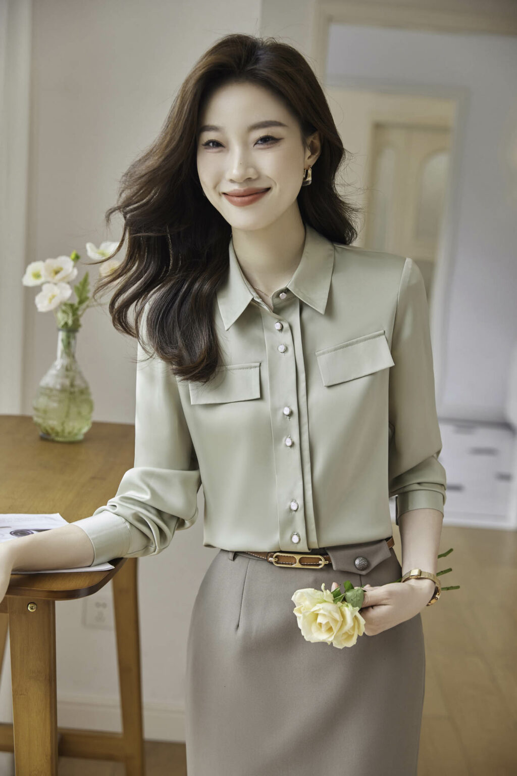 PN3647-6 เสื้อเชิ้ตทำงานผู้หญิงสีเขียวคอปกแต่งกระดุมแต่งแขนยาว