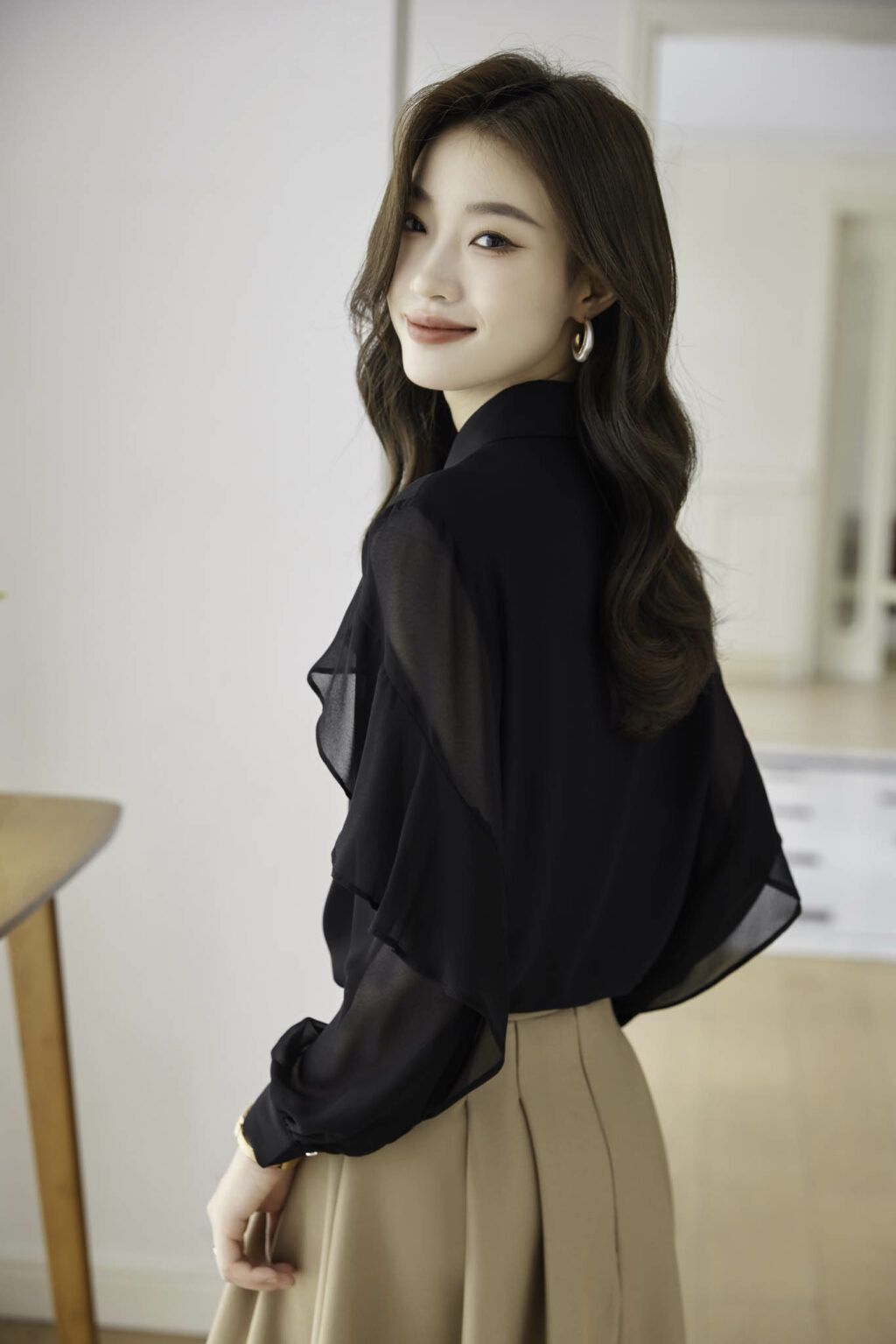 PN3648-11 เสื้อเชิ้ตทำงานผู้หญิงสีดำคอปกแต่งกระดุมแต่งแขนยาวซีทรู