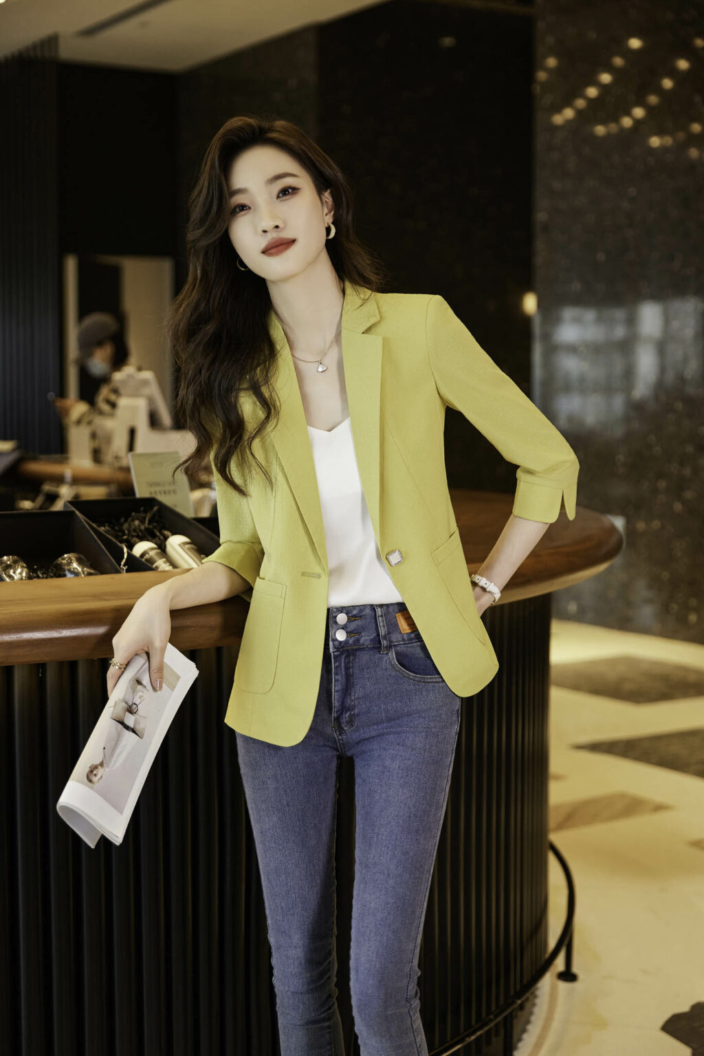 PN3670-12 เสื้อสูทเบลเซอร์ทำงานผู้หญิงสีเหลืองปกป้านแขนสามส่วน