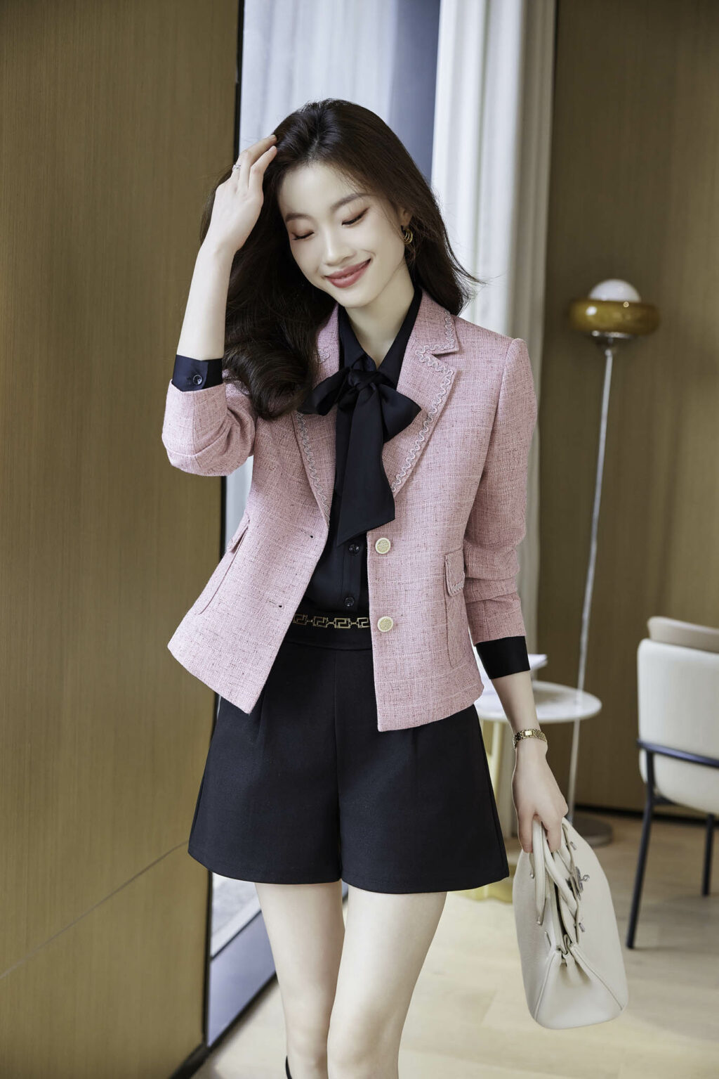 PN3688-4 เสื้อเบลเซอร์ผู้หญิงสีชมพูปกป้านแต่งกระดุมแขนยาว ผ้าทอ