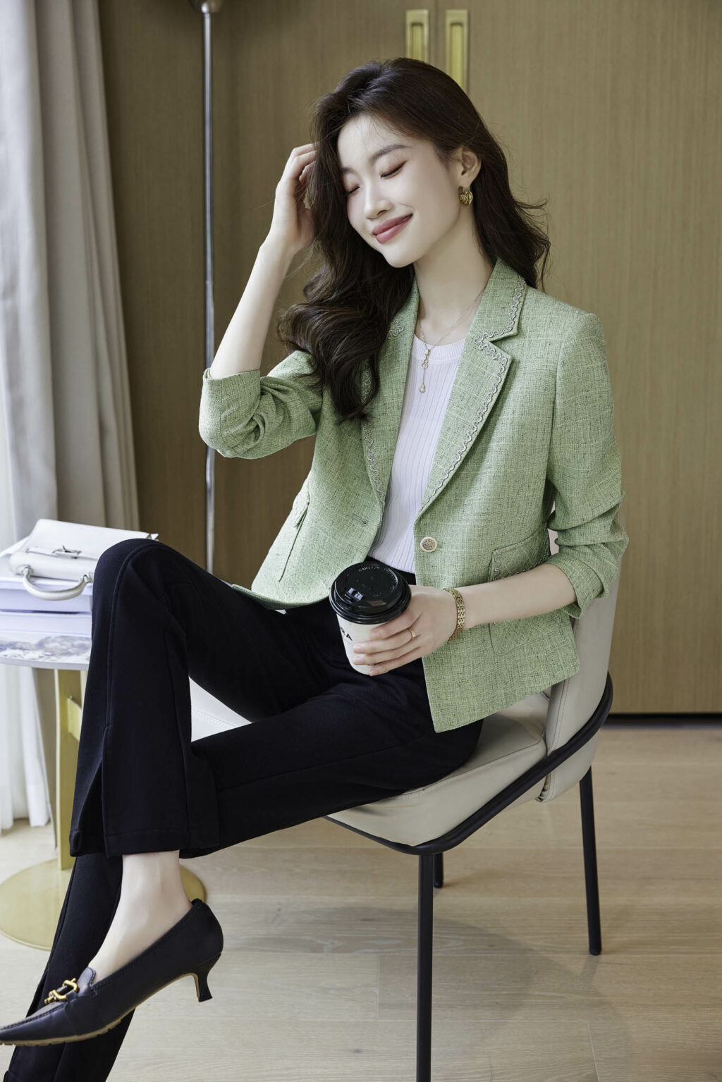 PN3690-11 เสื้อเบลเซอร์ผู้หญิงสีเขียวปกป้านแต่งกระดุมแขนยาว ผ้าทอ