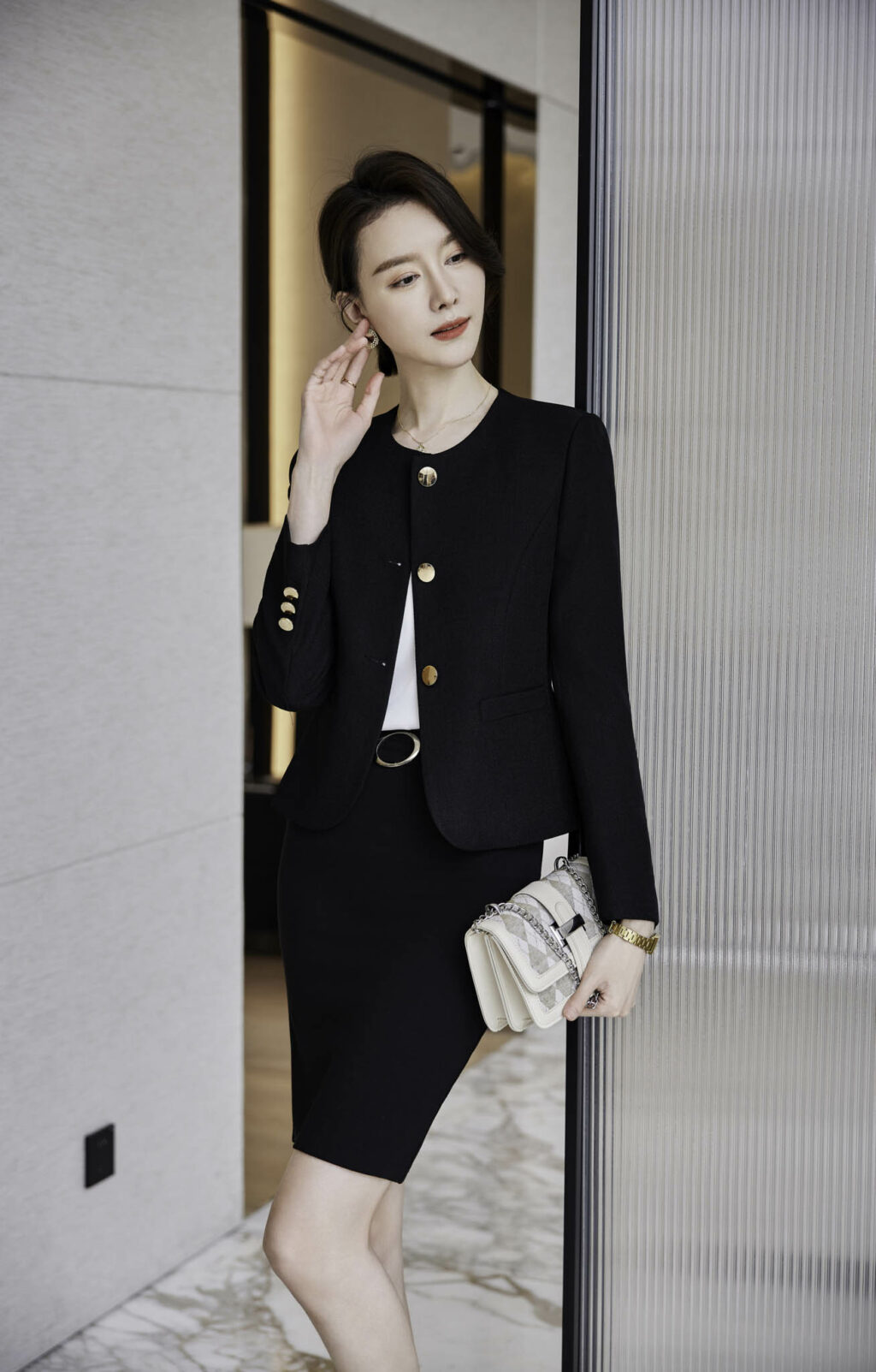 PN3698-4 เสื้อเบลเซอร์ทำงานผู้หญิงสีดำไม่แต่งปกแขนยาว