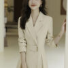เดรสทำงานผู้หญิงสีครีมปกป้านแต่งกระดุมหน้าแขนยาว