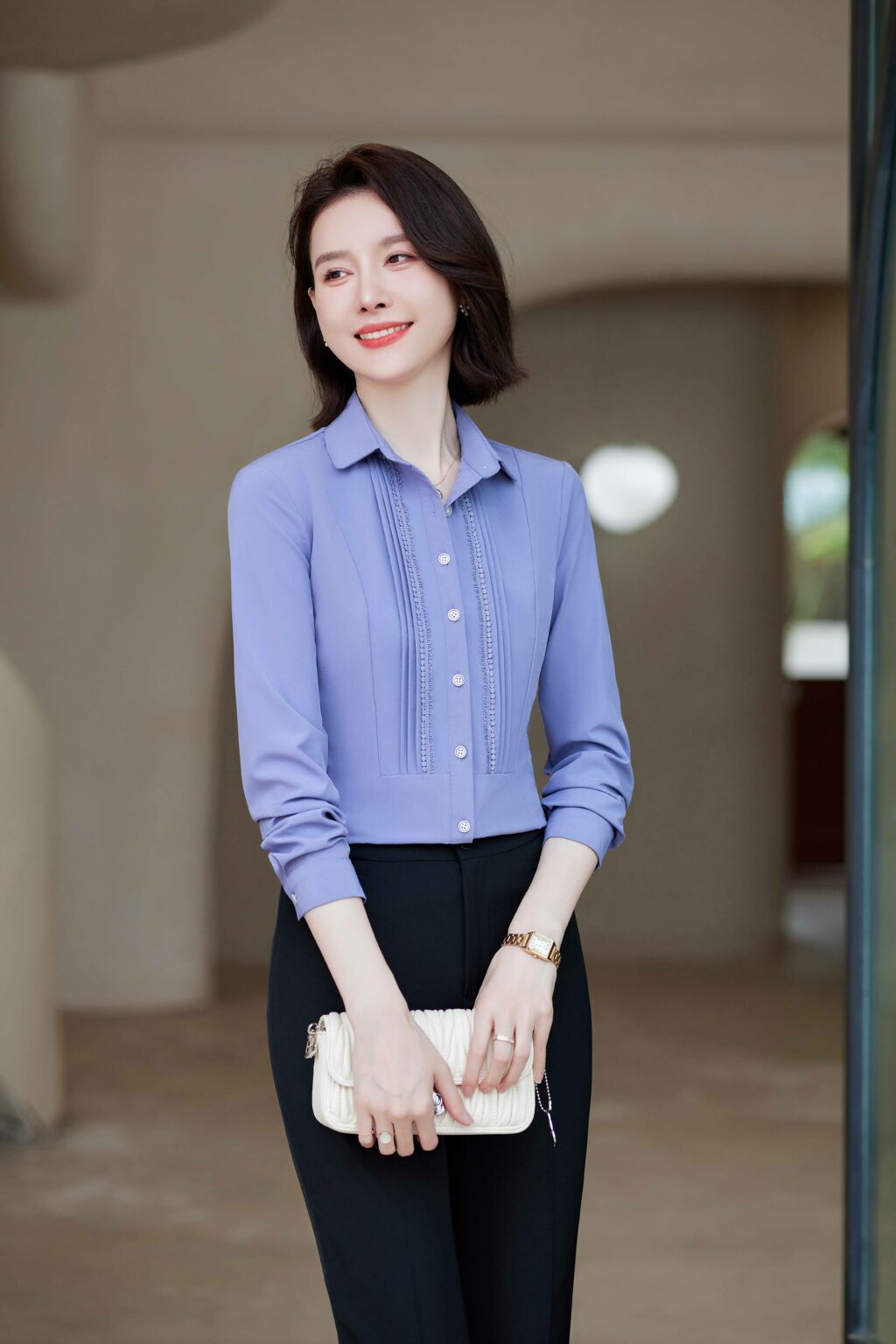 เสื้อเชิ้ตทำงานผู้หญิงสีเทาคอปกแต่งลายตรงอกแขนยาว