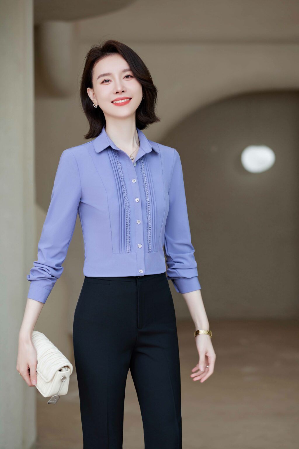เสื้อเชิ้ตทำงานผู้หญิงสีเทาคอปกแต่งลายตรงอกแขนยาว