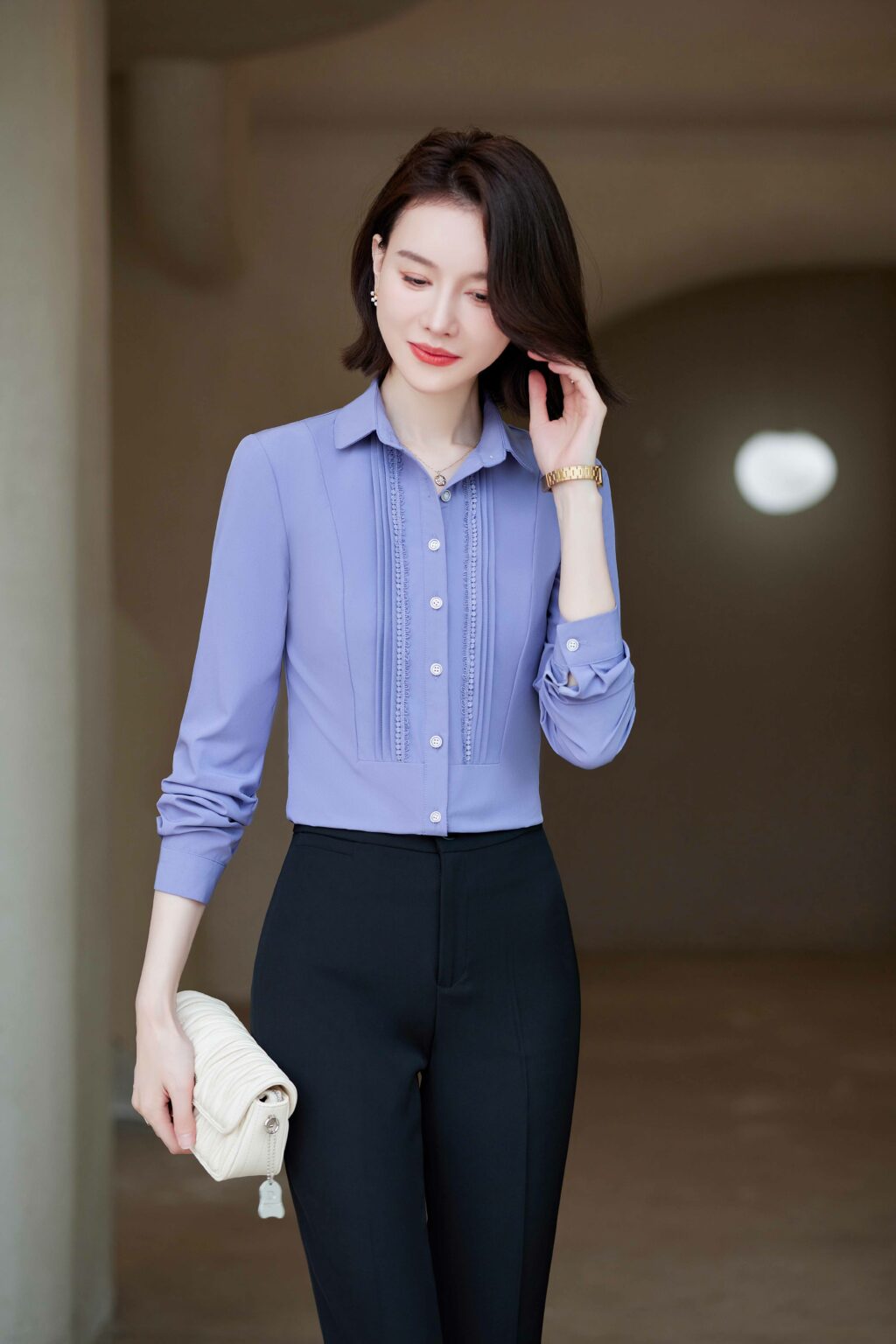 เสื้อเชิ้ตทำงานผู้หญิงสีเทาคอปกแต่งลายตรงอกแขนยาว