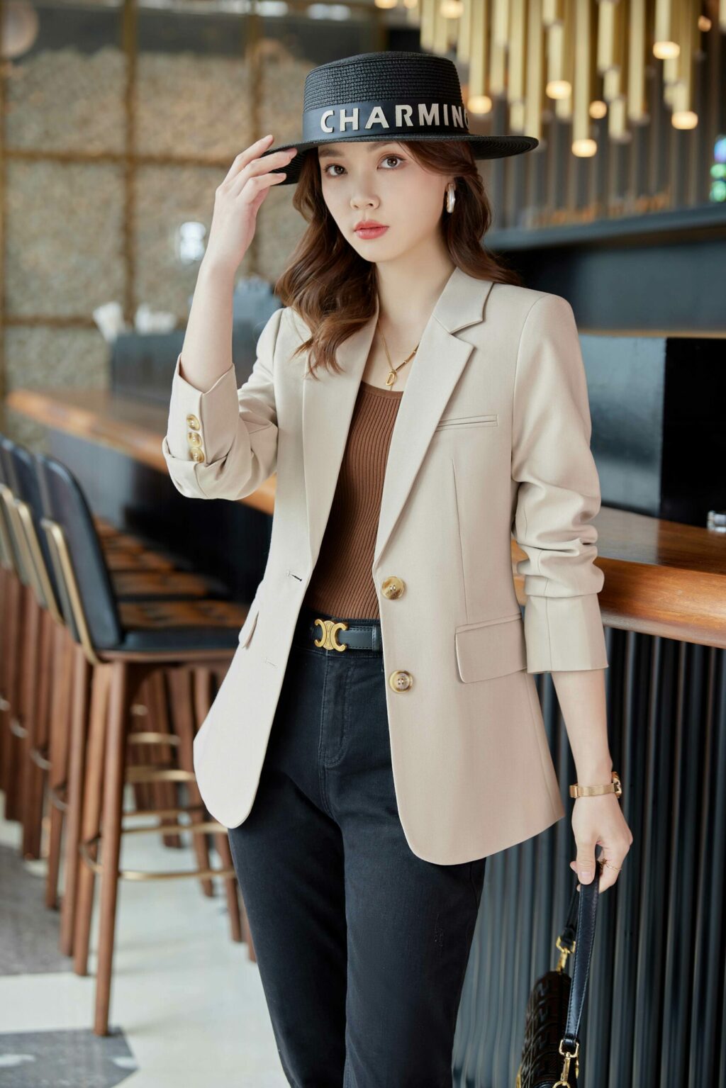 PN3744-1 เสื้อเบลเซอร์ผู้หญิงสีครีมปกป้านแต่งกระดุมแขนยาว