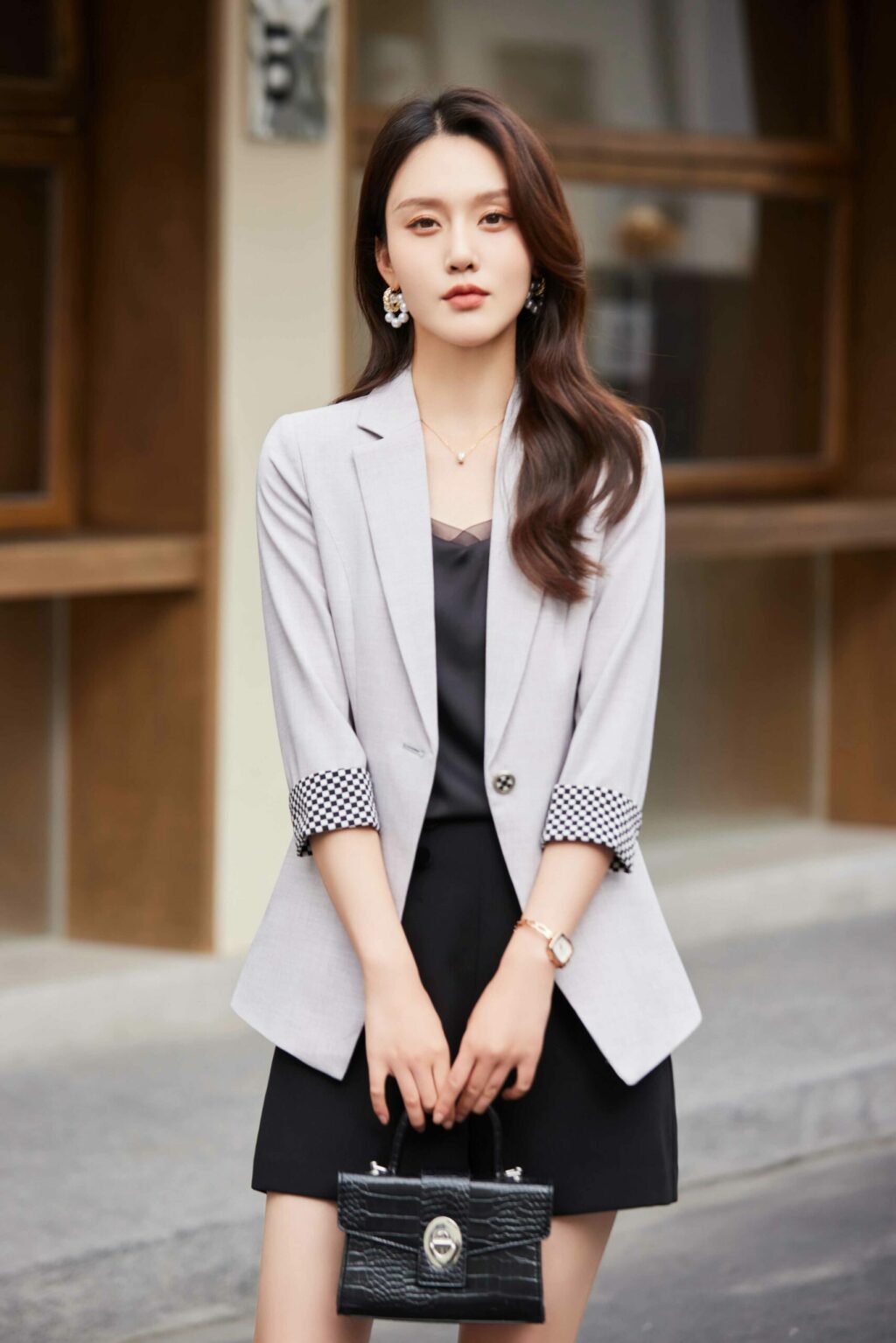 PN3746-4 เสื้อสูทเบลเซอร์ทำงานผู้หญิงสีเทาปกป้านแขนห้าส่วน