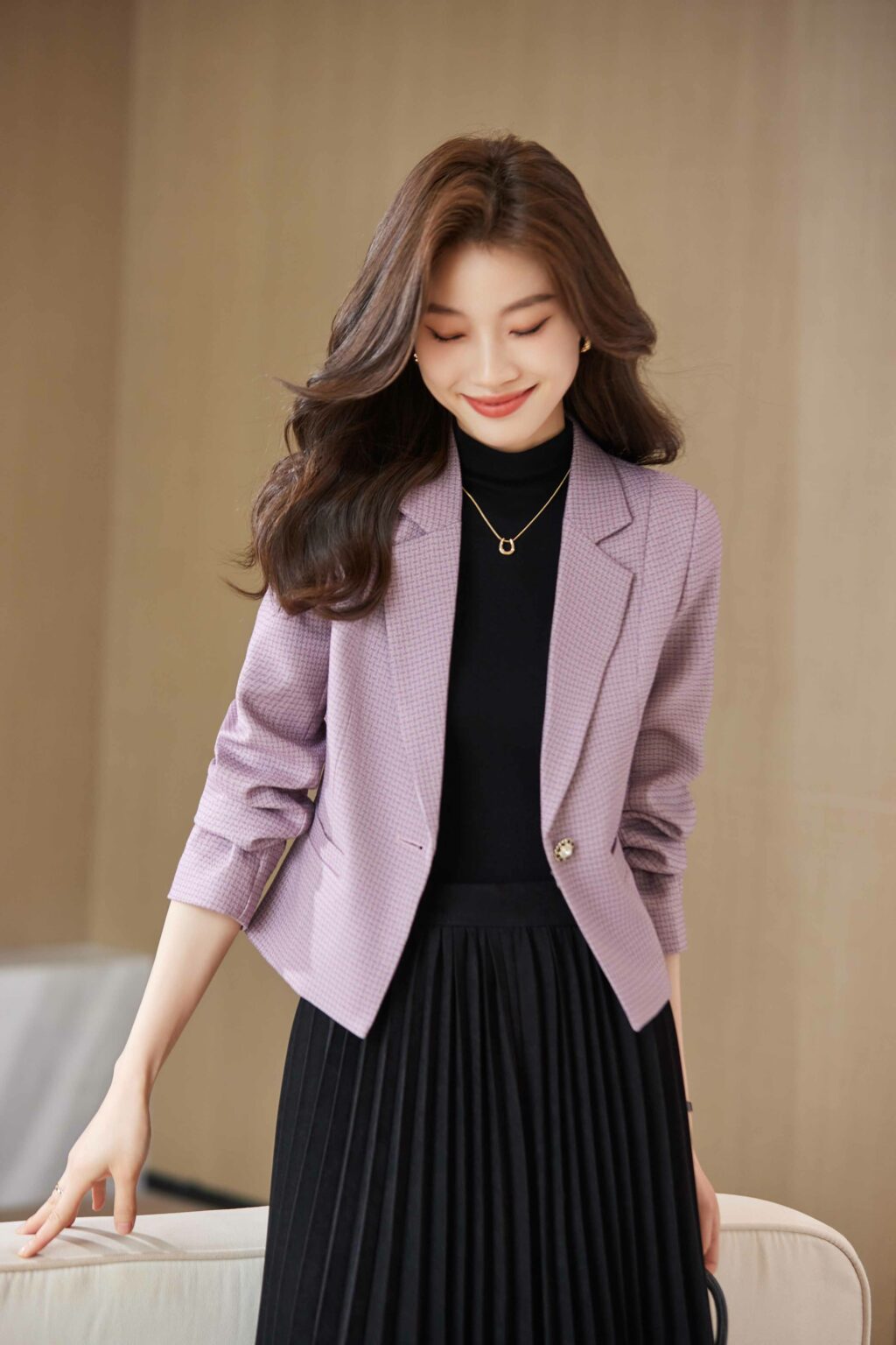 PN3752-8 เสื้อเบลเซอร์ผู้หญิงสีม่วงปกป้านแต่งกระดุมแขนยาว ผ้าทอ