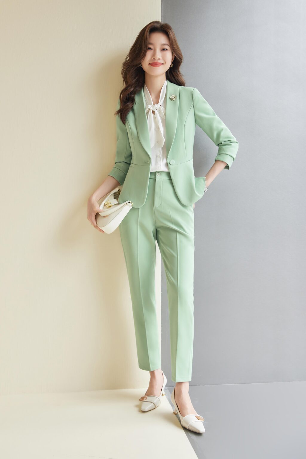 PN3761-4 ชุดสูททำงานผู้หญิงสีเขียวปกกล้วยแขนยาวมาพร้อมกางเกงขายาว