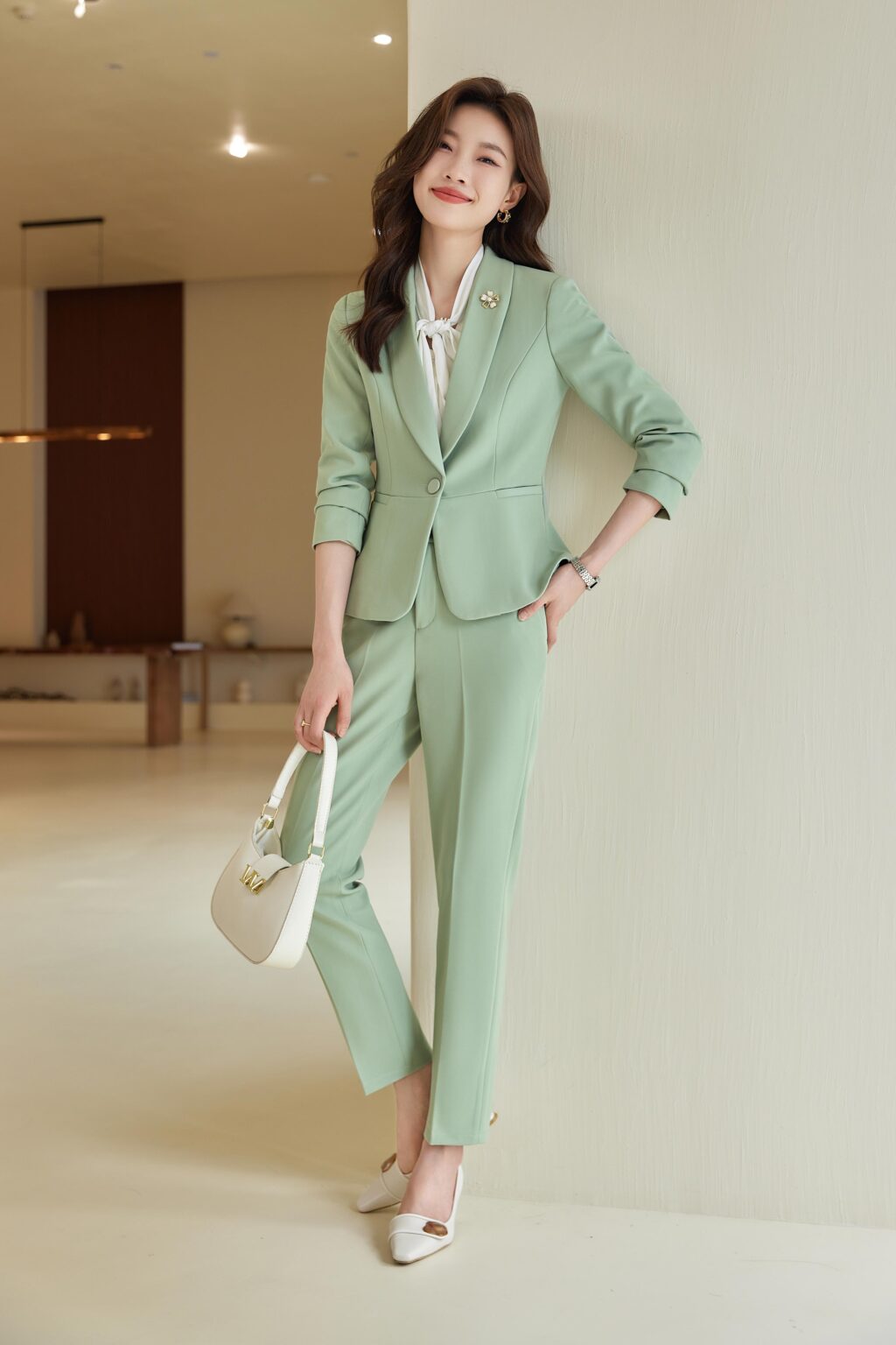 PN3761-5 ชุดสูททำงานผู้หญิงสีเขียวปกกล้วยแขนยาวมาพร้อมกางเกงขายาว