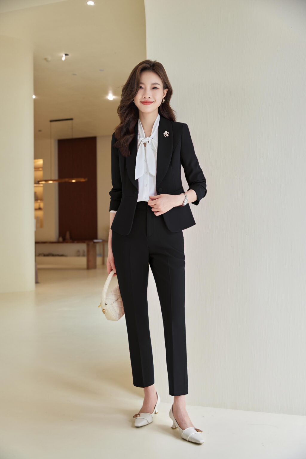 PN3763-1 ชุดสูททำงานผู้หญิงสีดำปกกล้วยแขนยาวมาพร้อมกางเกงขายาว